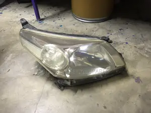 Toyota Ist 2015 Non Xenon Headlight