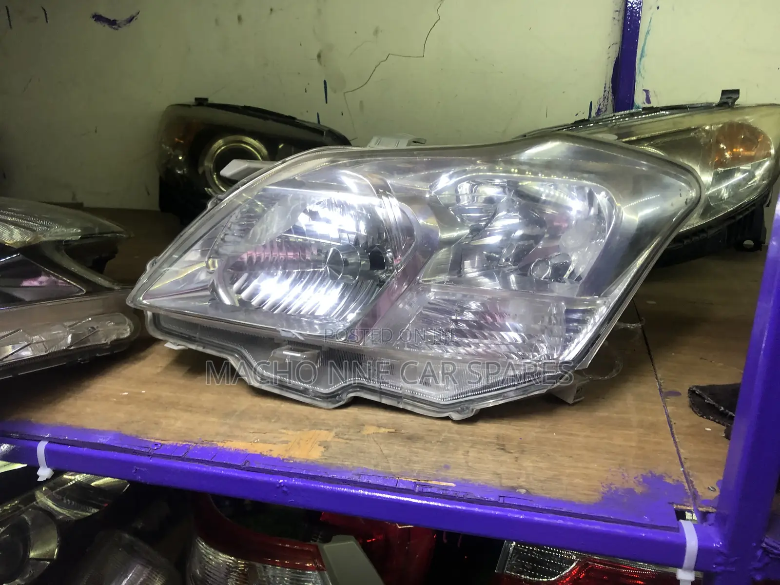 Toyota Premio 260-265 Non Xenon Headlight