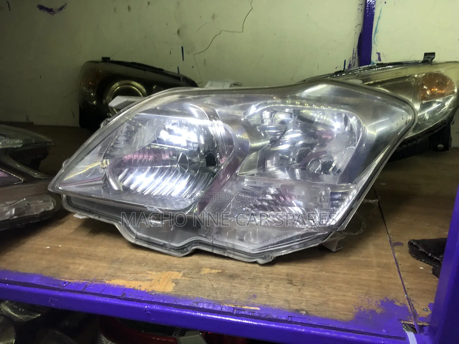 Toyota Premio 260-265 Non Xenon Headlight
