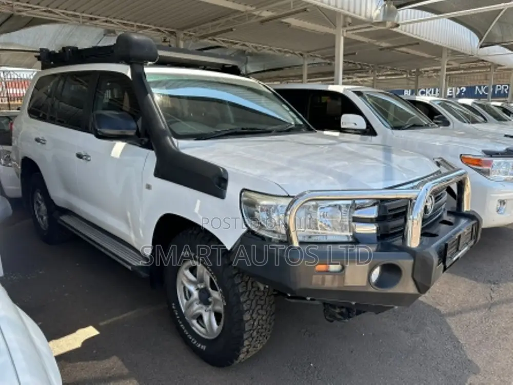 Toyota Land Cruiser 4.5 V8 GXR 2017 White