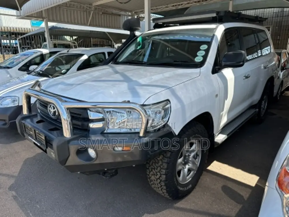 Toyota Land Cruiser 4.5 V8 GXR 2017 White