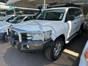 Toyota Land Cruiser 4.5 V8 GXR 2017 White