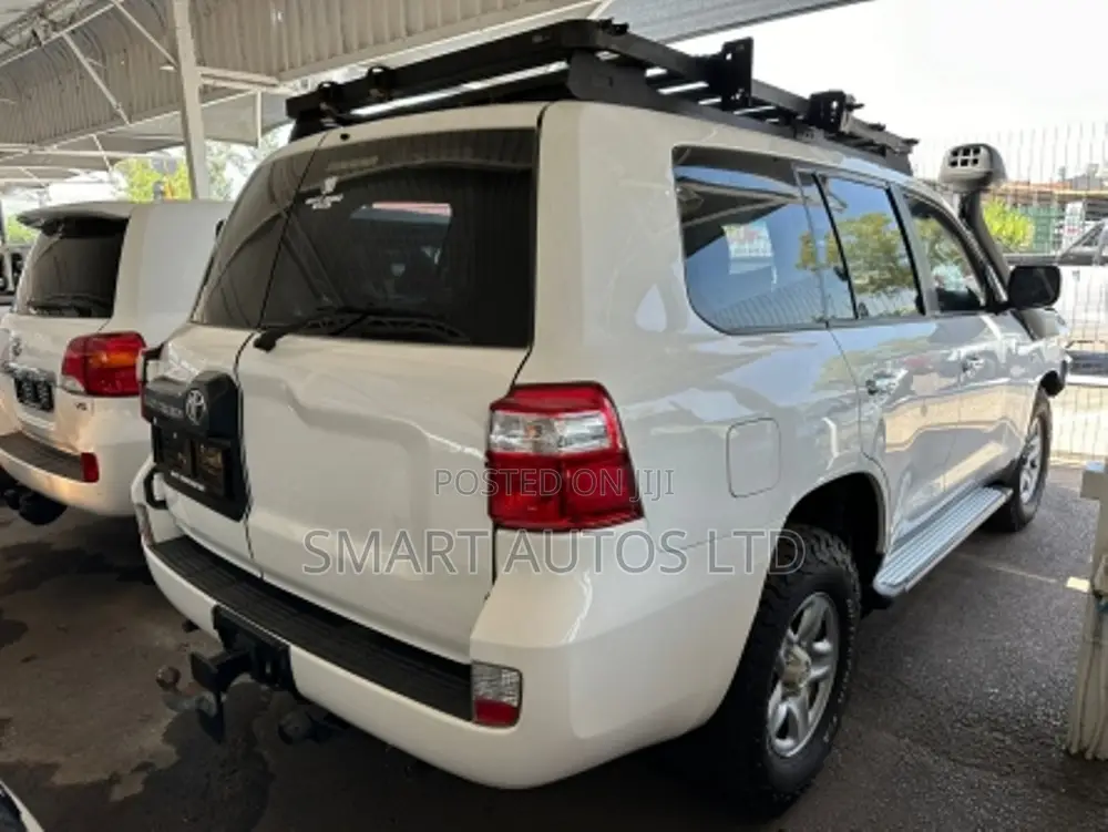 Toyota Land Cruiser 4.5 V8 GXR 2017 White