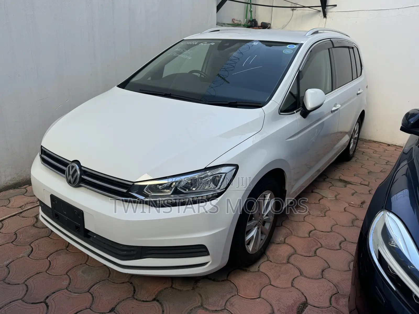 Volkswagen Touran 2017 White