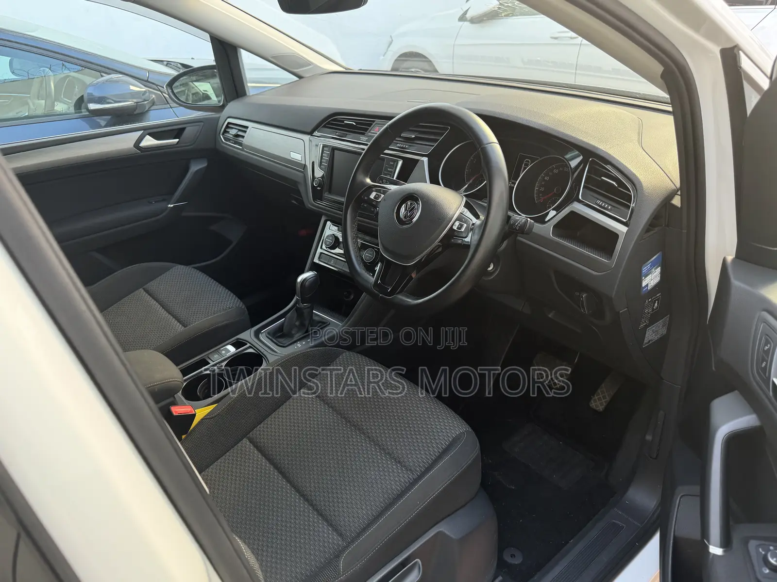 Volkswagen Touran 2017 White