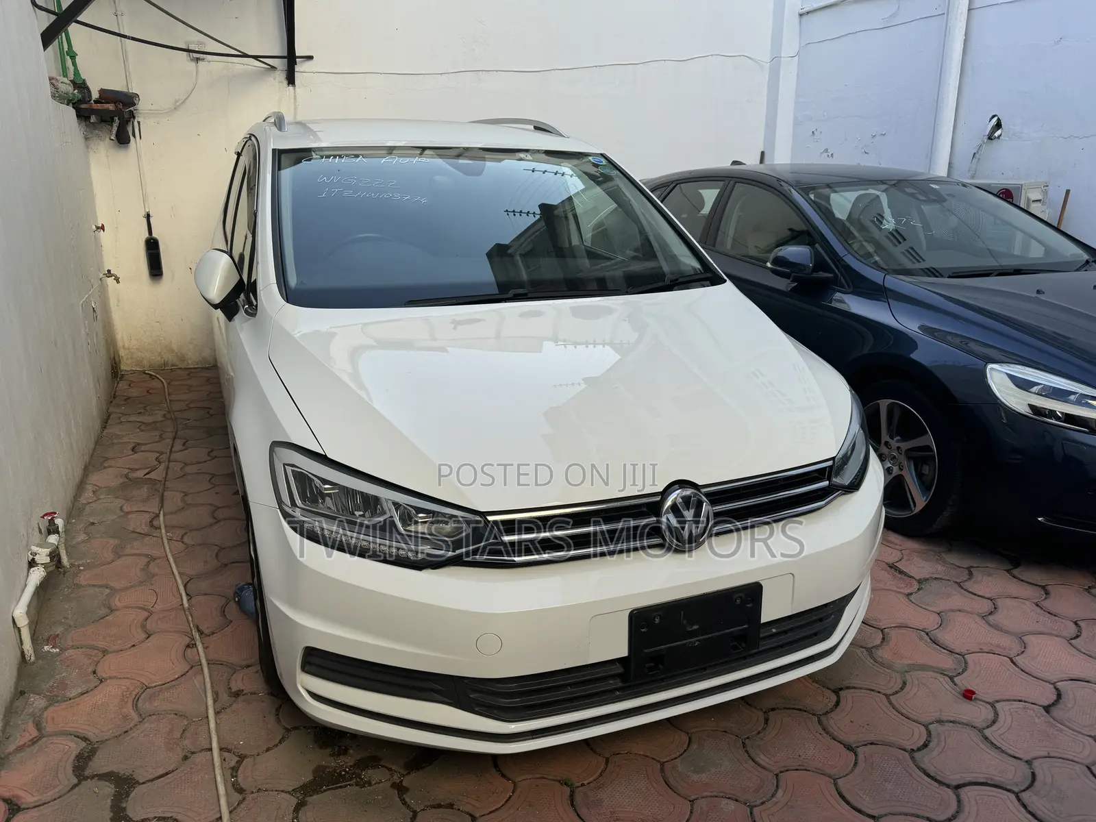 Volkswagen Touran 2017 White