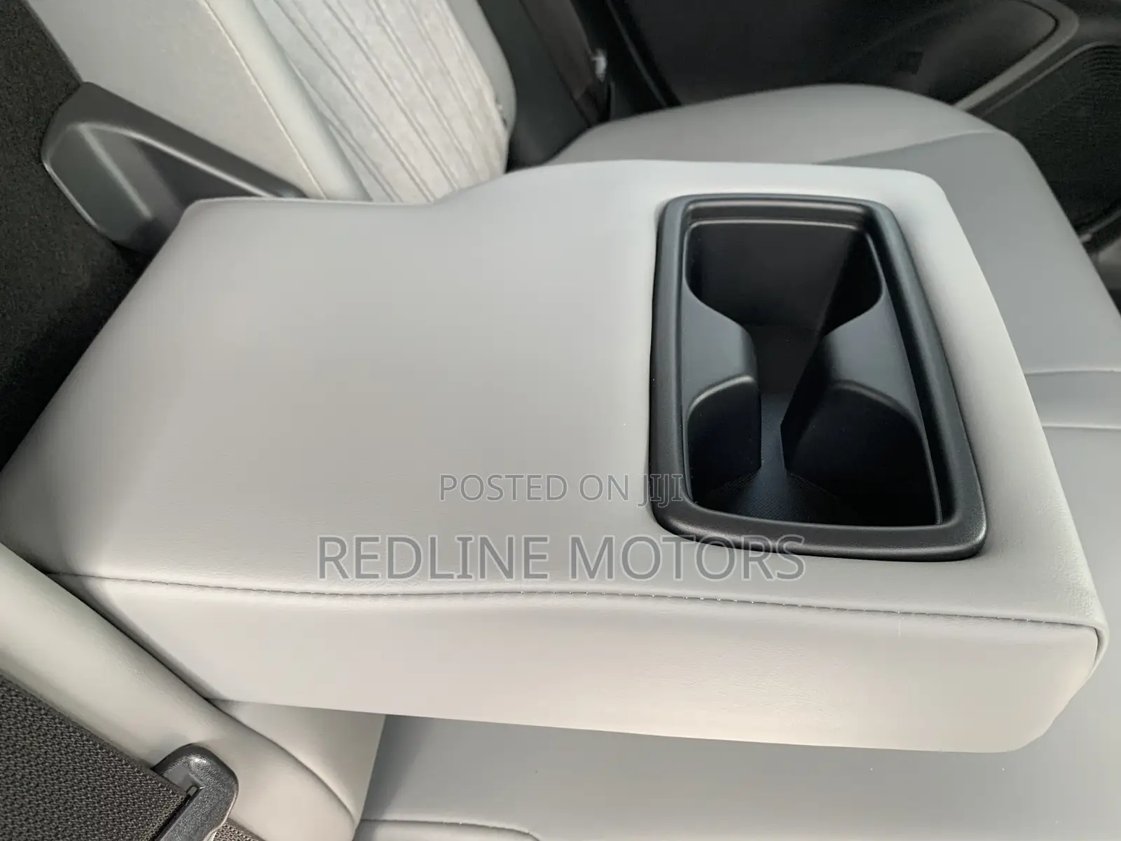 Toyota Harrier 2.0 2020 Silver