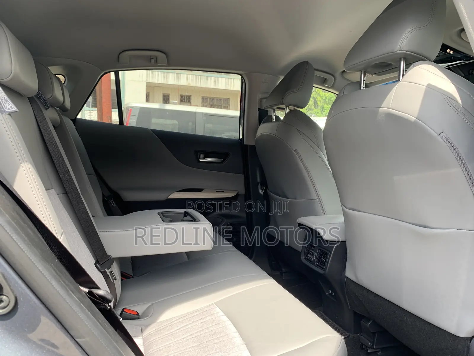 Toyota Harrier 2.0 2020 Silver