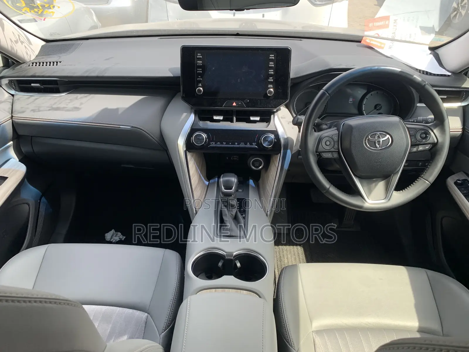 Toyota Harrier 2.0 2020 Silver