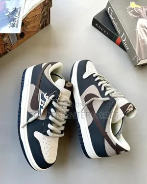 Sb Dunk "Steamboy"
36-43