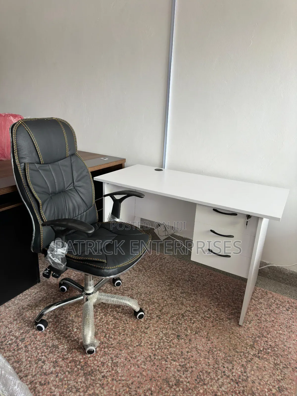 1.2 MTR Office/Home Study Desk Plus Executive Office Chair