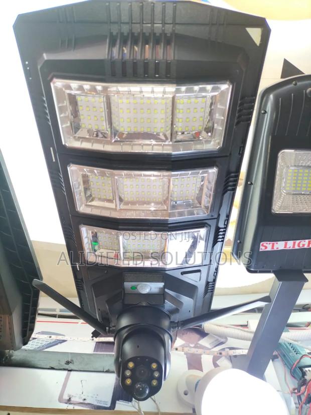 Solar Streetlight With 4G Camera - main view
