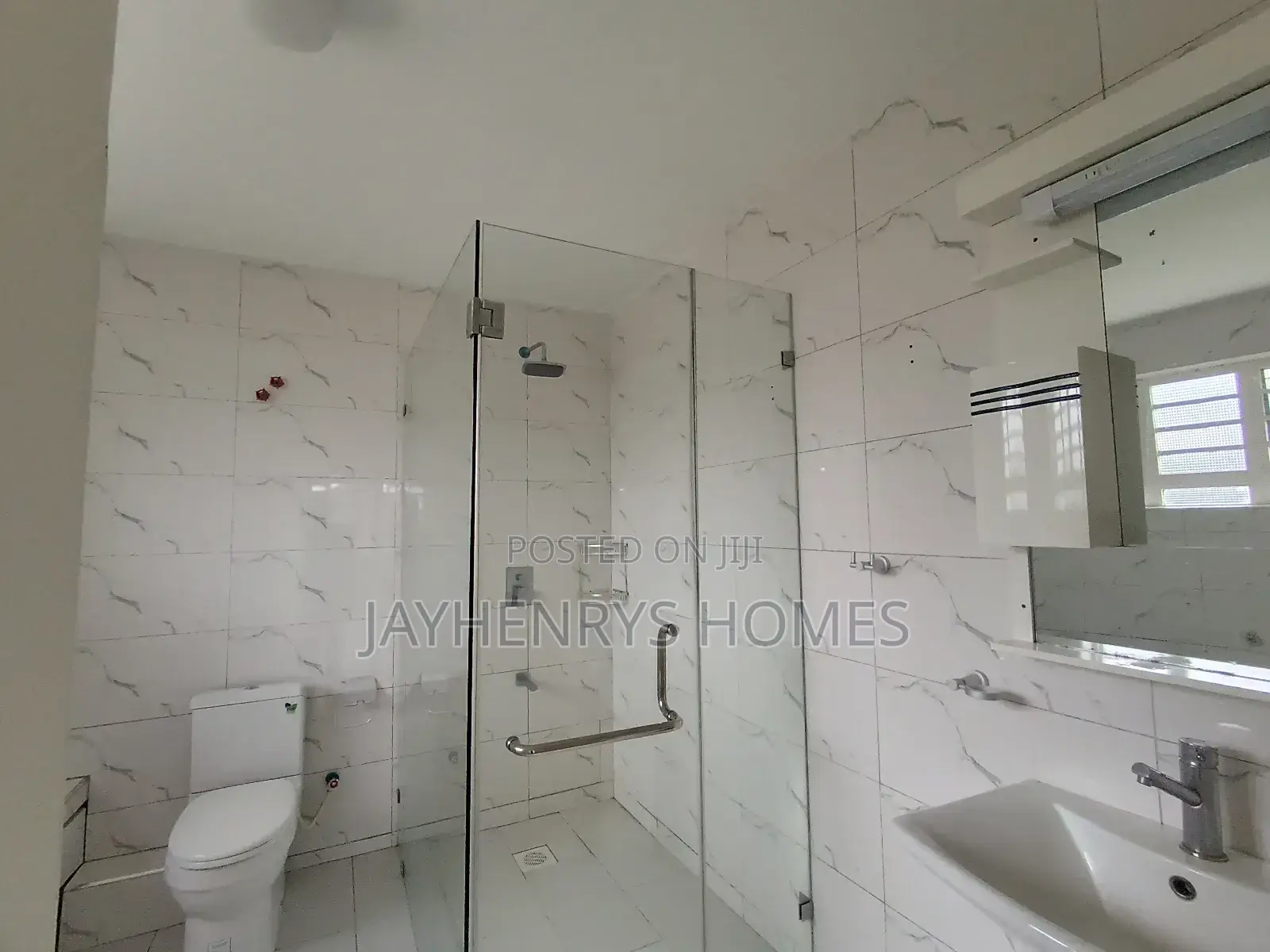 5bdrm Maisonette in Varsityville, Kamakis for rent