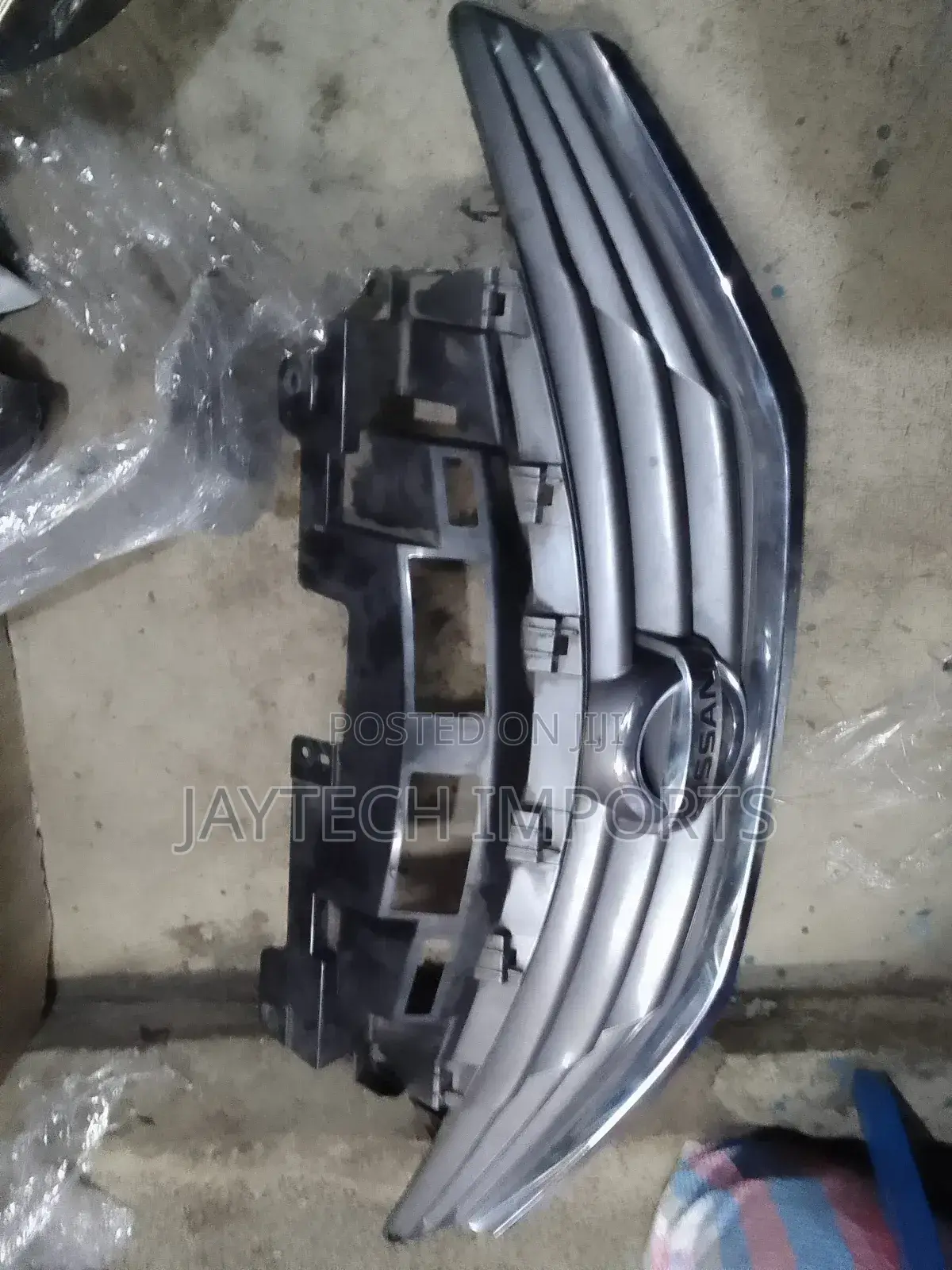 Nissan Note Grill