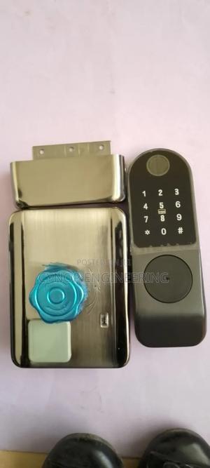 Biometric Smart Lock With Passcode Entry - thumbnail 2