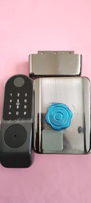 Fingerprint Smart Lock for Secure Homes - thumbnail 2