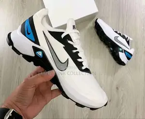 Nike ACG Sneakers