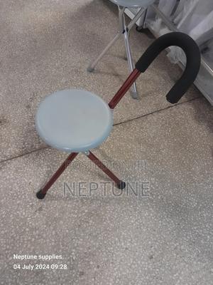 Walking Stick With Seat - thumbnail 2