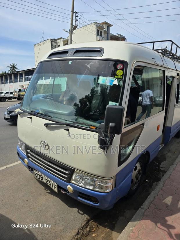 Toyota Coaster 2015 White - thumbnail 5
