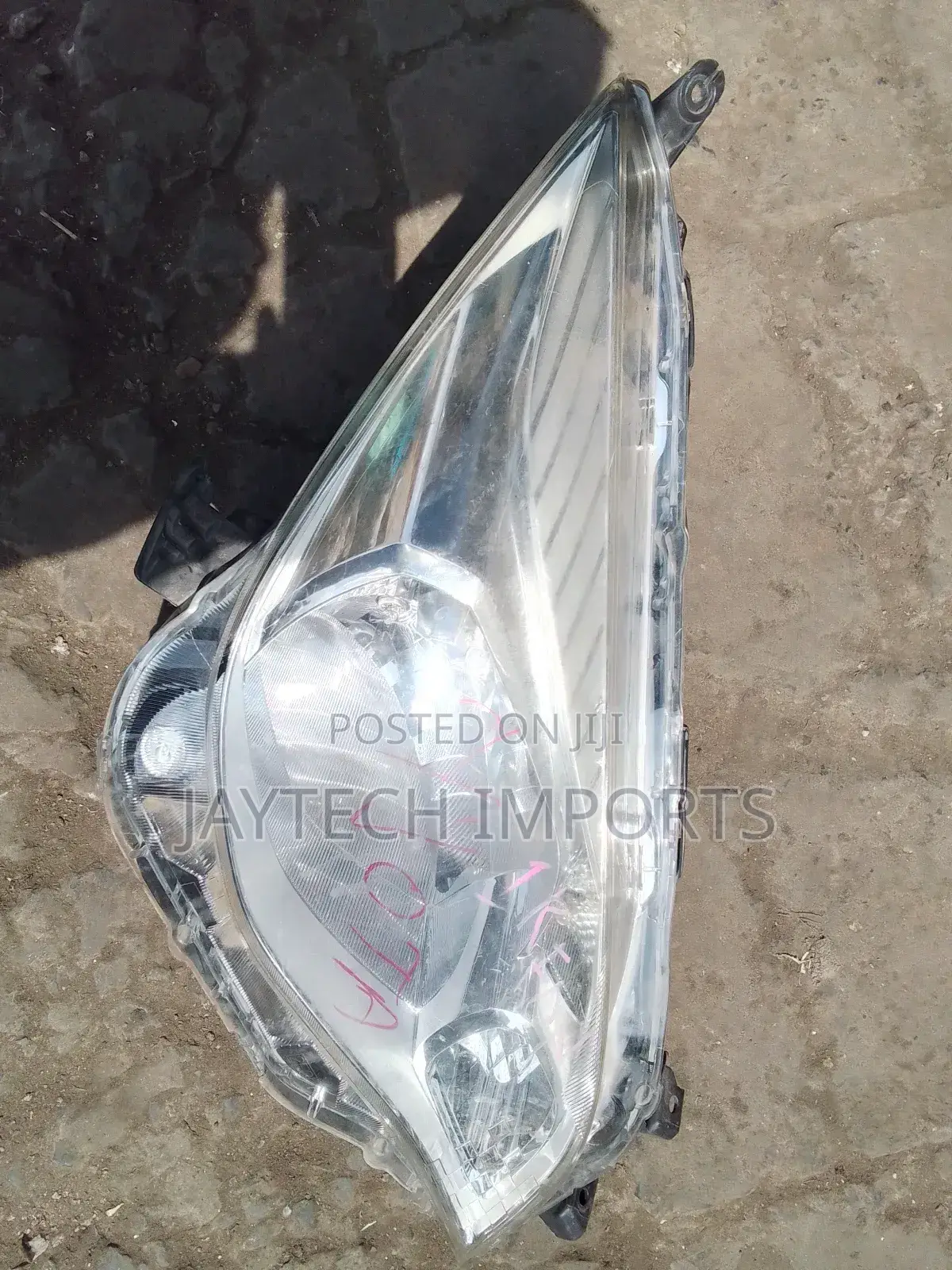 Subaru Trezia Headlight Non Zenon