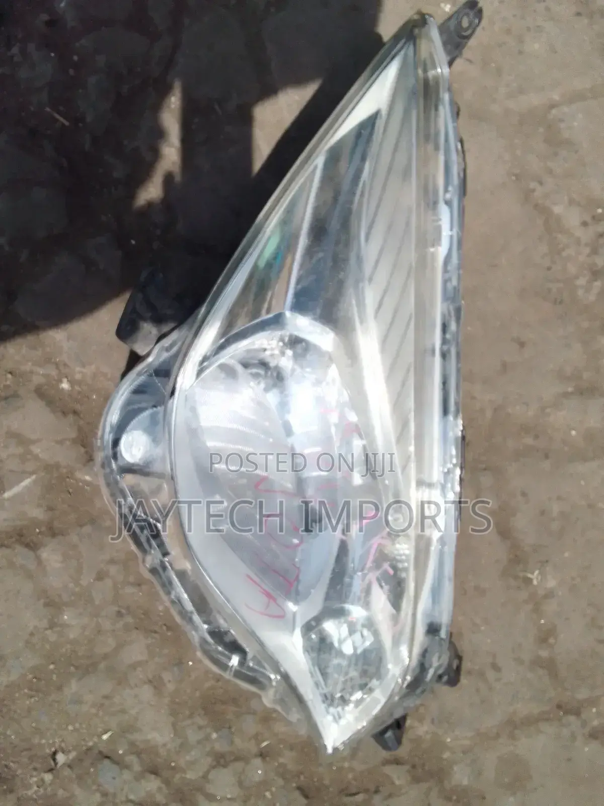 Subaru Trezia Headlight Non Zenon