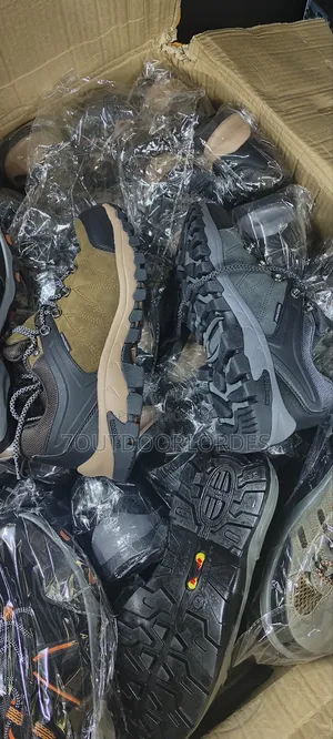 Verhunt Waterproof Hiking Shoes