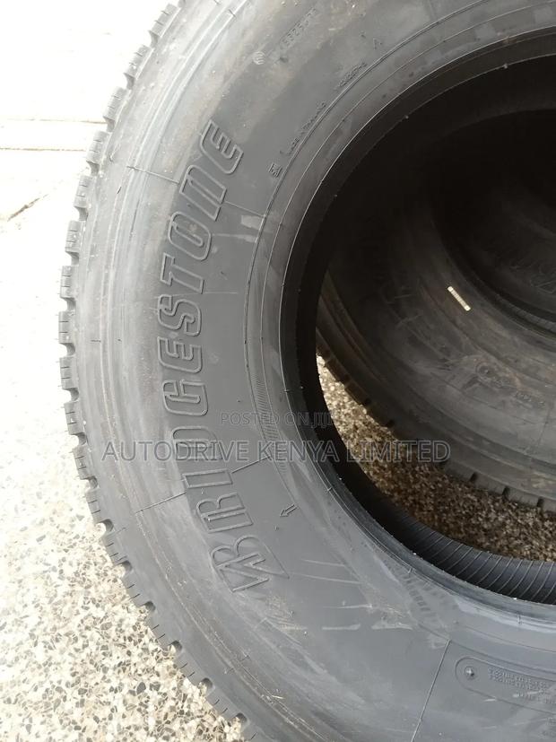 12R22.5 Bridgestone Tyre - thumbnail 4