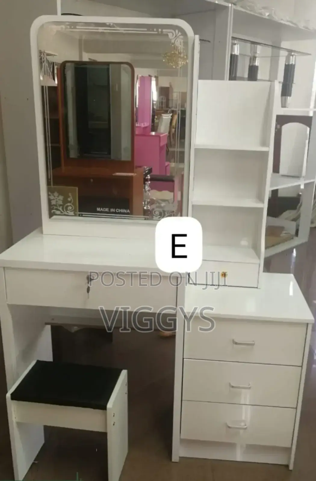 Dressing Table With Sliding Mirror/ Mirror DS