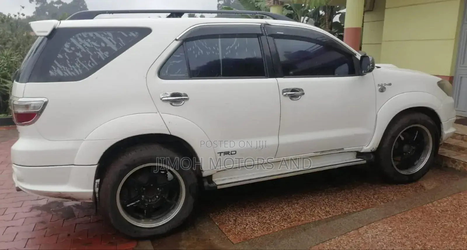 Toyota Fortuner 2010 White