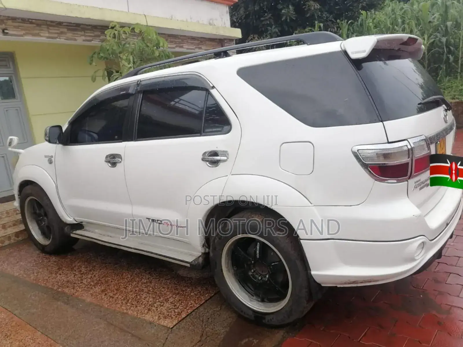 Toyota Fortuner 2010 White
