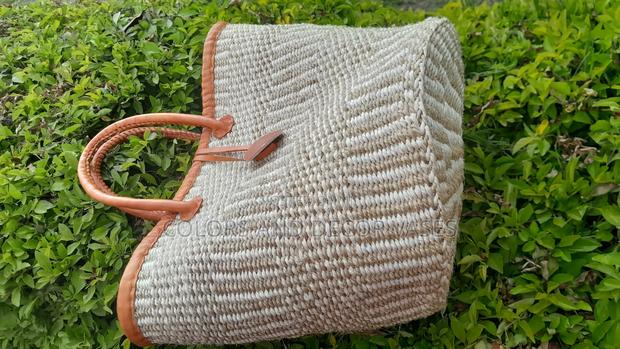 Basket Leathered Handles Ksh1500 - thumbnail 2