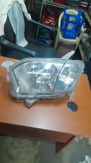 Probox/Succeed 2015 Headlights