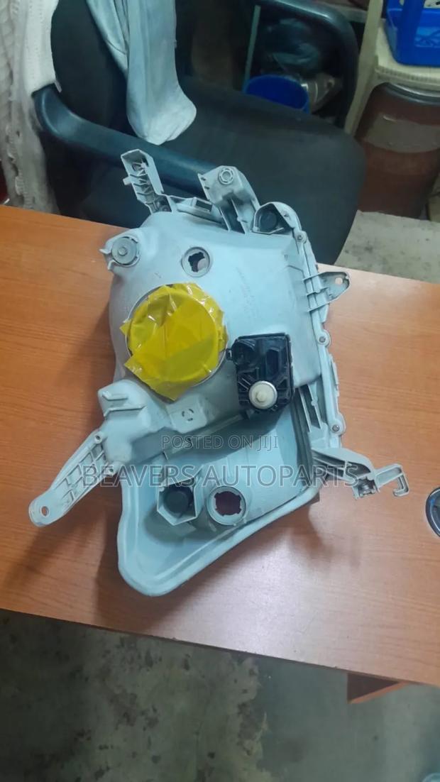 Probox/Succeed 2015 Headlights - thumbnail 2