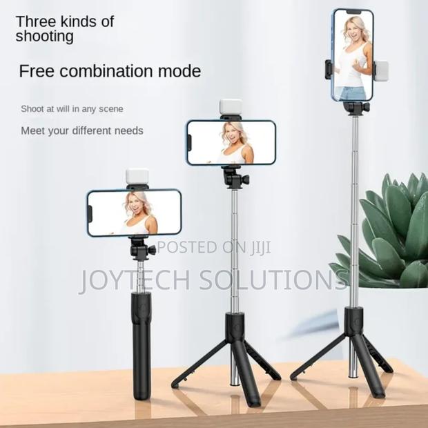Selfie Stick With Wireless Connection