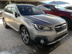 Subaru Outback 2.5i Limited AWD 2018 Gold