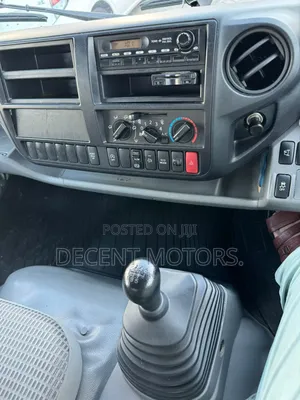 Hino Deutro 2017 White