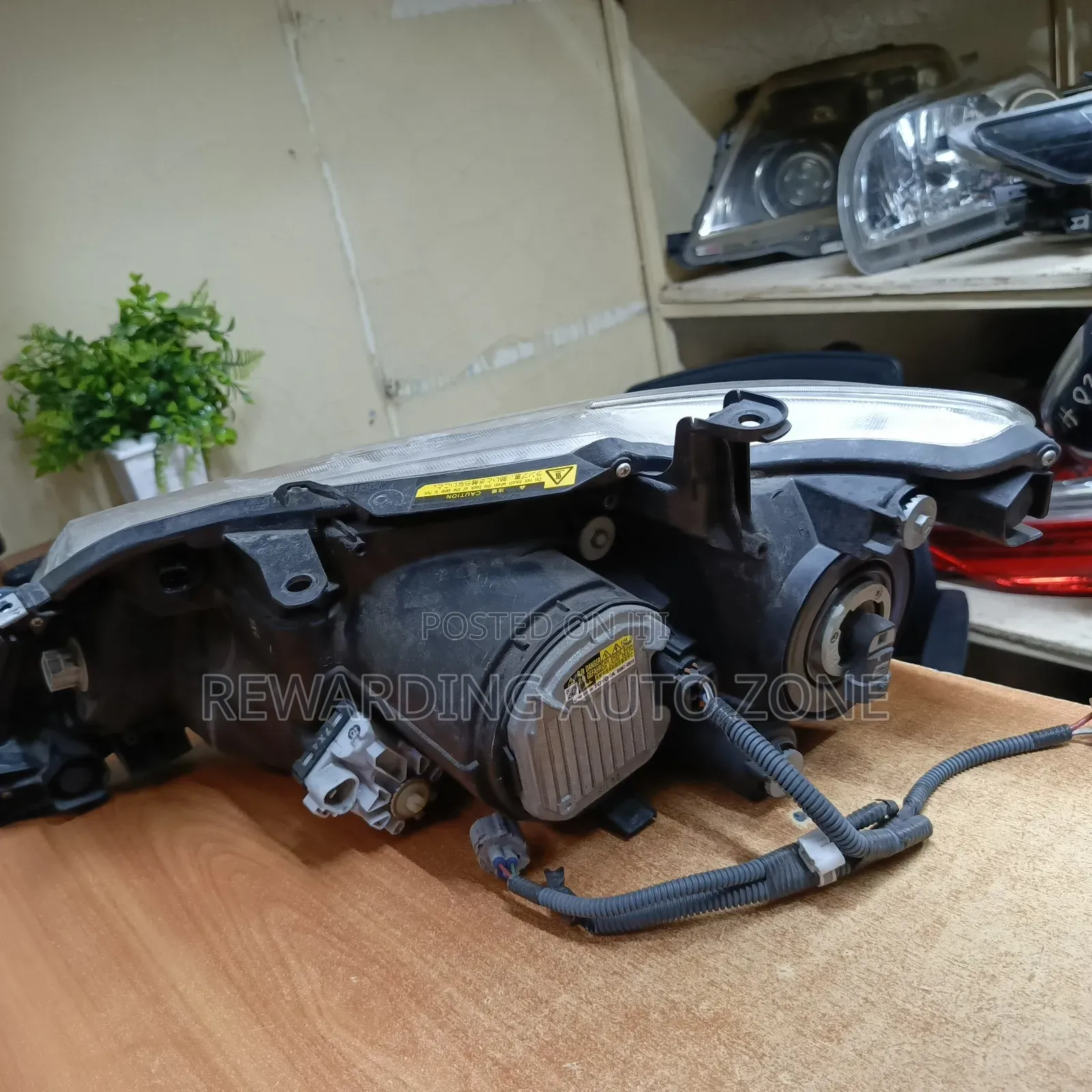 Fielder 2014 Zenon Headlight.Clear.
