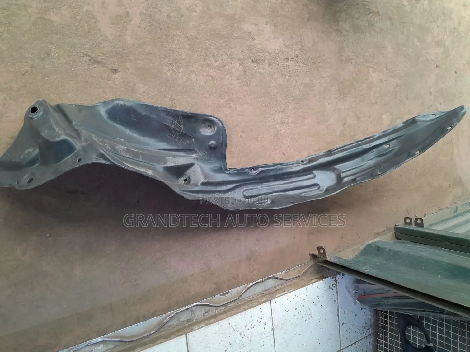 Toyota Hilux Stone Guard||