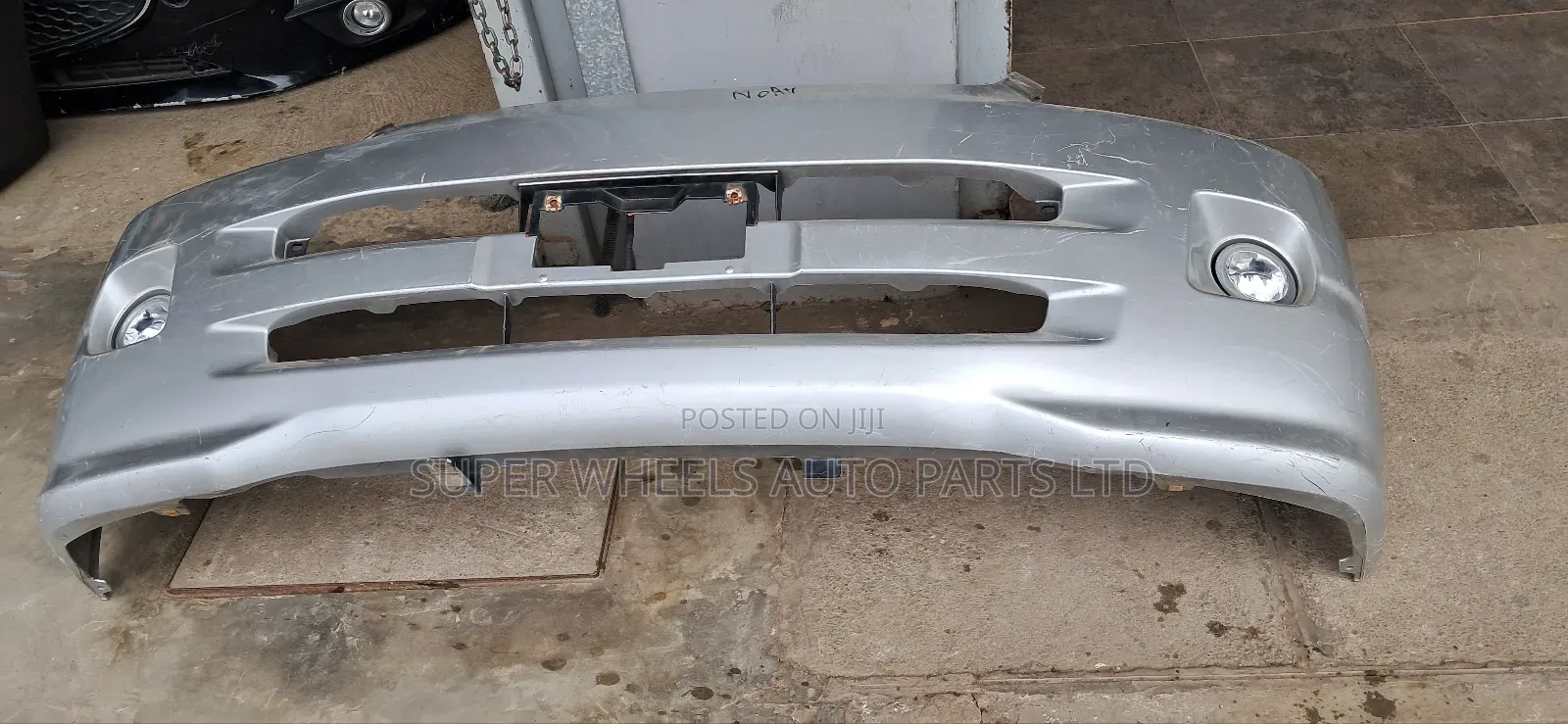 Front Bumper Noah 2003 Complete With Foglights