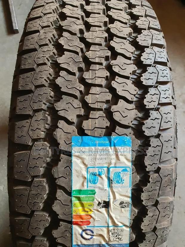 255 /65 R19 Goodyear. - main view