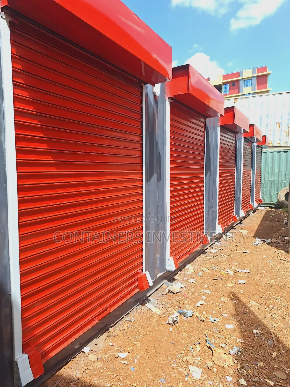Used Containers Into Contrainer Stalls