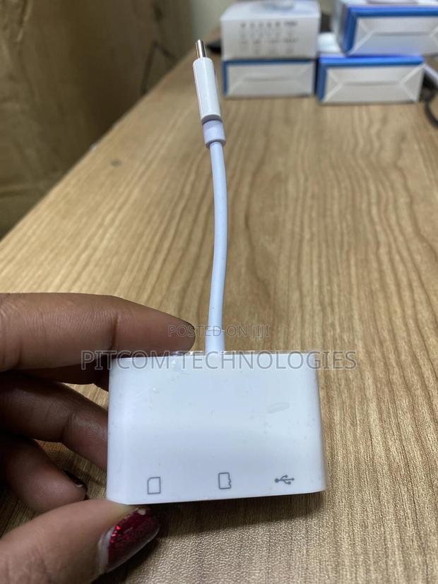 USB - C to USB SD/Micro SD Cardreader - thumbnail 4