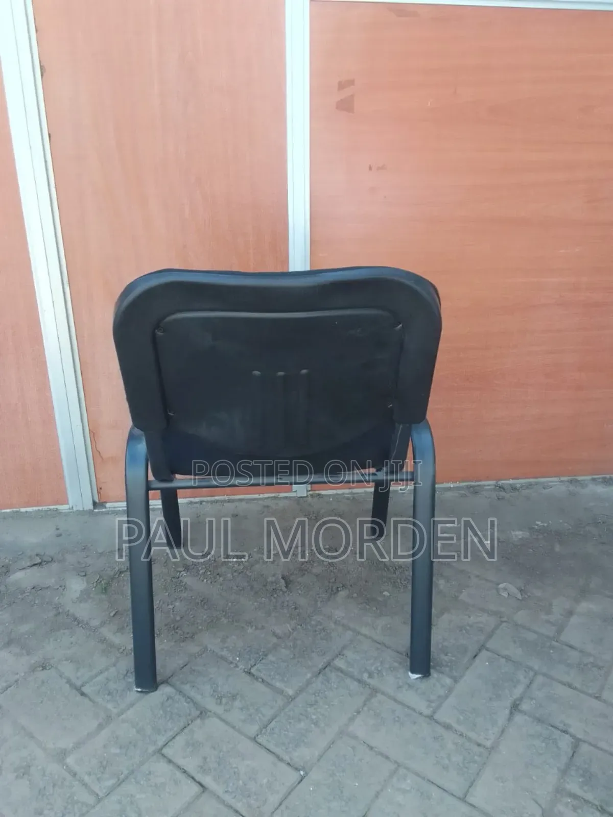 Toska Chair