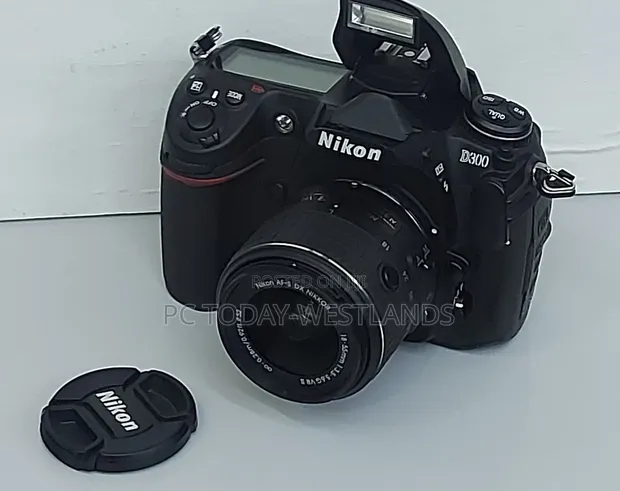Nikon D300/DX VR 18-55mm (良品） Nikon D300 DSLR Camera With 18-55mm DX VR Lens-Made in Japan for