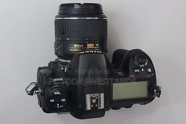 Nikon D300 DSLR Camera With 18-55mm DX VR Lens-Made in Japan for