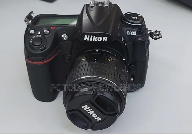 Nikon D300 DSLR Camera With 18-55mm DX VR Lens-Made in Japan for