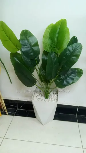 Banana Artificial With Vase Plus Decorative Stones