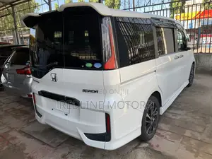 Honda Stepwgn 2017 White