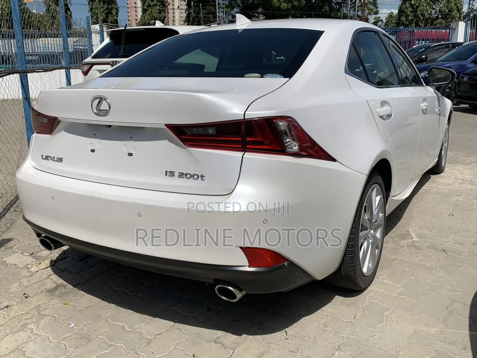 Lexus IS 200t 2016 Pearl