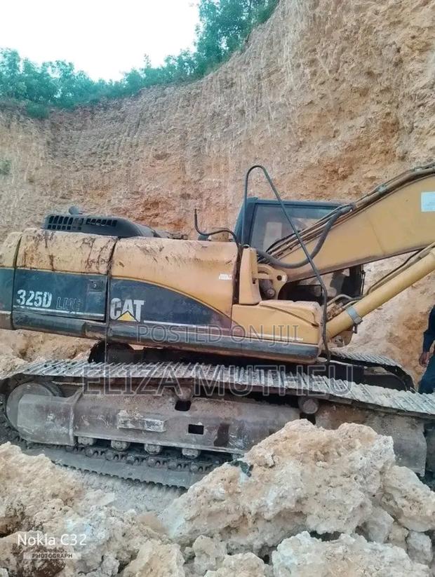 Excavators and Shovel Machines for Hire - main view